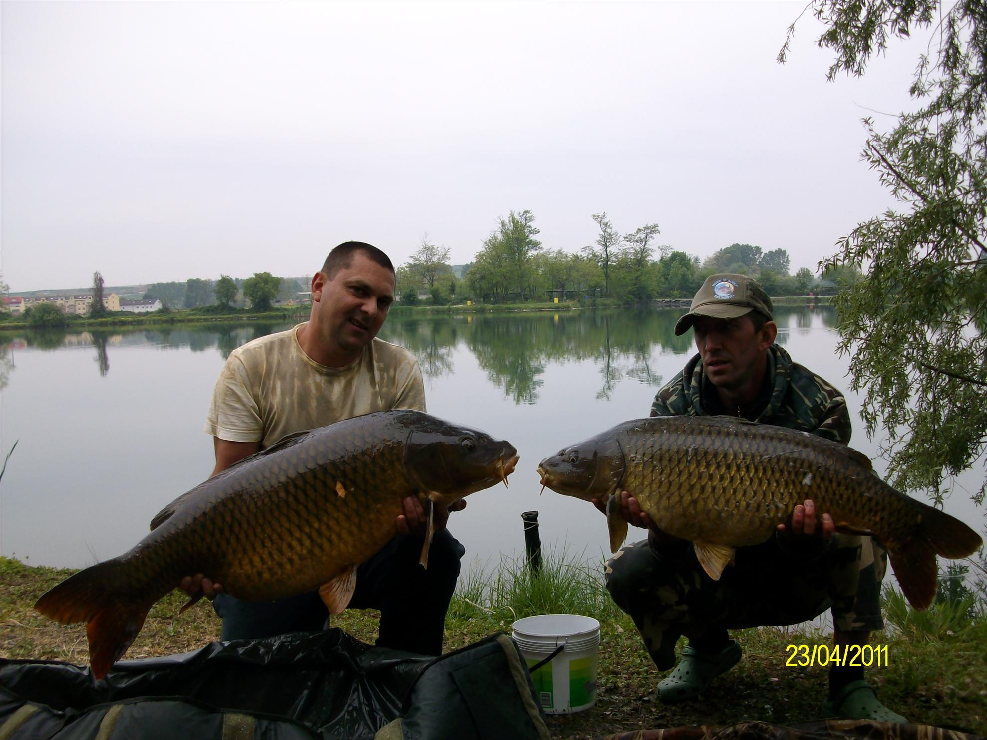 florian tanasa  Partide de pescuit cu prietenii. - alim0267.JPG